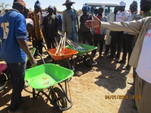 Remise de matériels de lutte anti-érosive aux 06 Organisations Communautaires de Base (Dimbou, Kalibombo, Kamba-Sendé, Mènè-Mènè, Golombo-Tanga et Gondodiè)